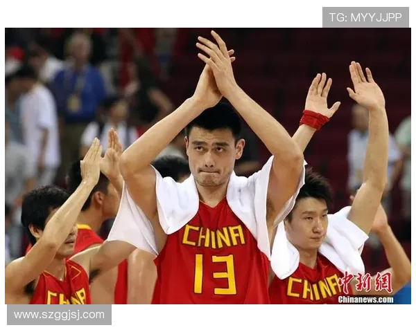 姚明传递米兰冬奥会火炬点燃激情